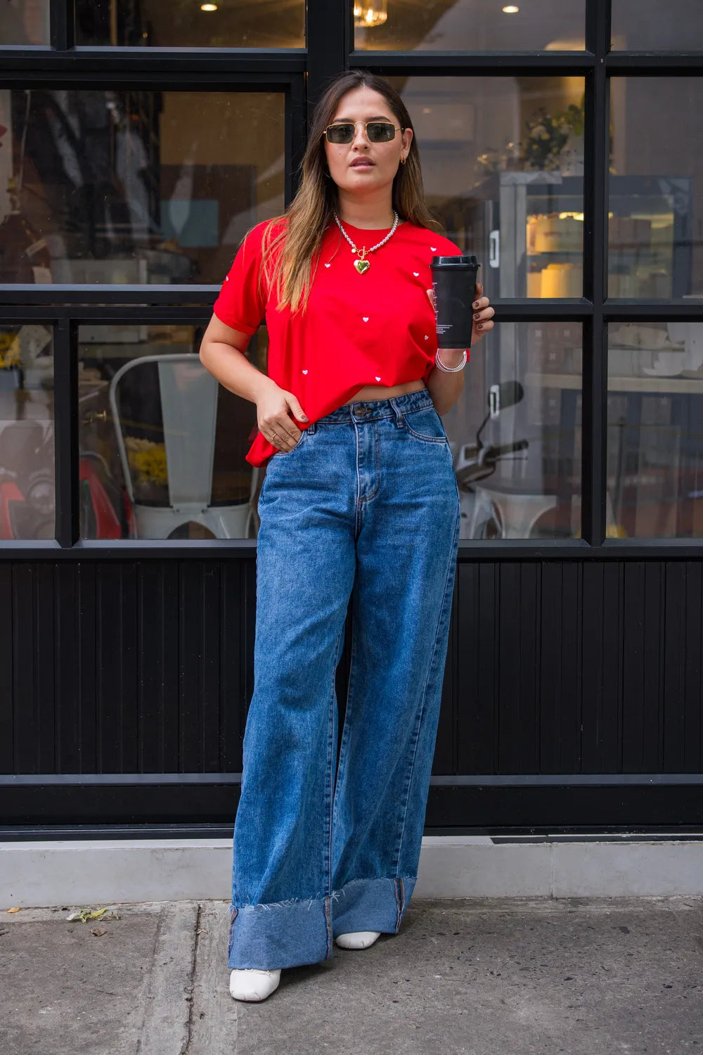 CAMISETA LARGA ROJA BORDADA CORAZONES BLANCOS REF 013549