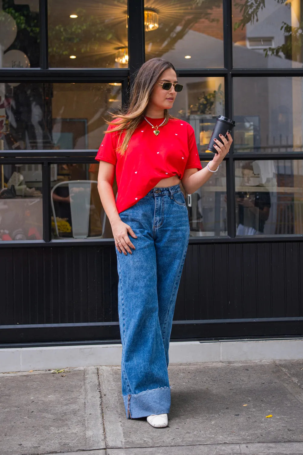 CAMISETA LARGA ROJA BORDADA CORAZONES BLANCOS REF 013549