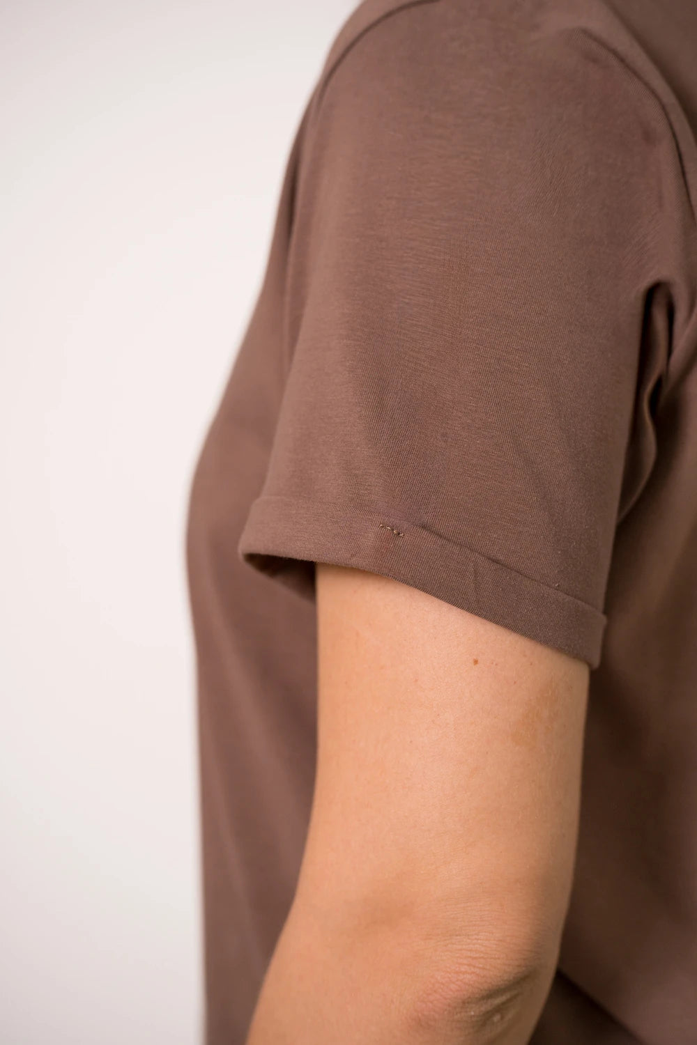 CAMISETA LARGA BORDADA MAGNIFICA REF 013546